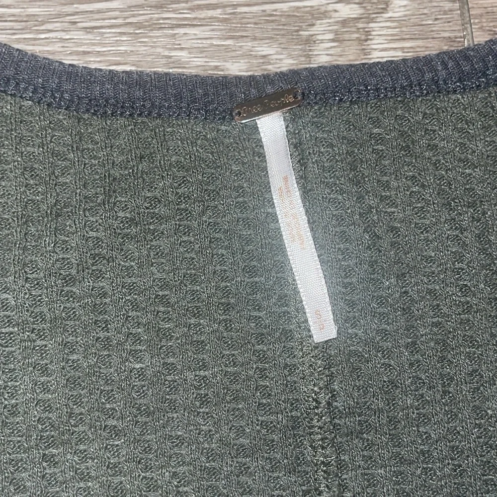 Free people waffle thermal scoop neck top size small Olive Green Women's Top - Picture 2 of 5